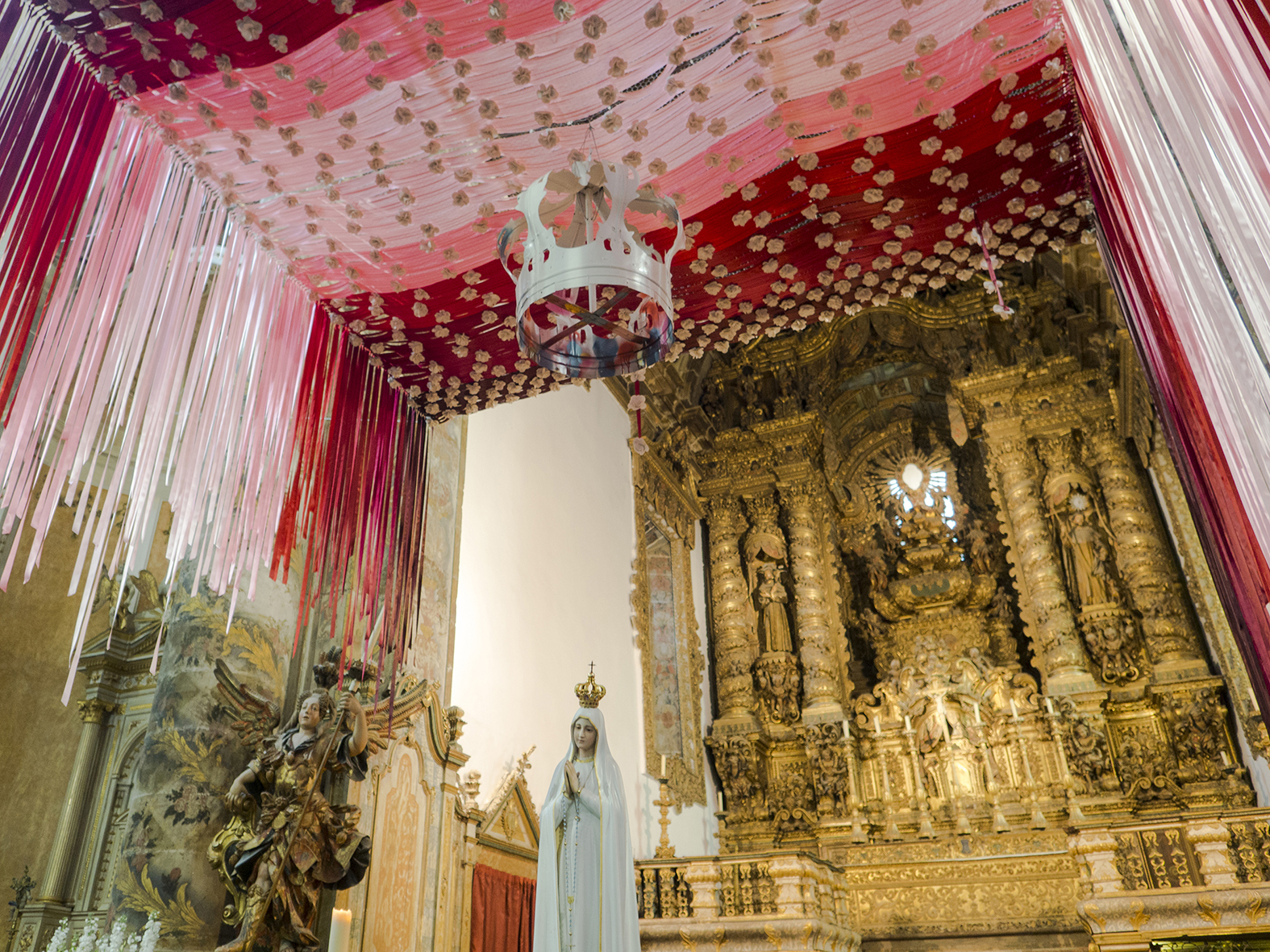 The Queen (S. Goncalo Church version)